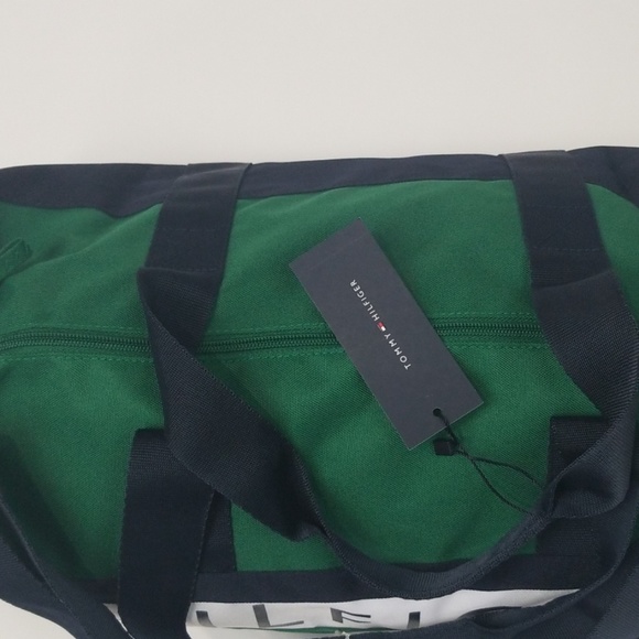 Tommy Hilfiger Duffle/Gym Bag - Picture 4 of 6